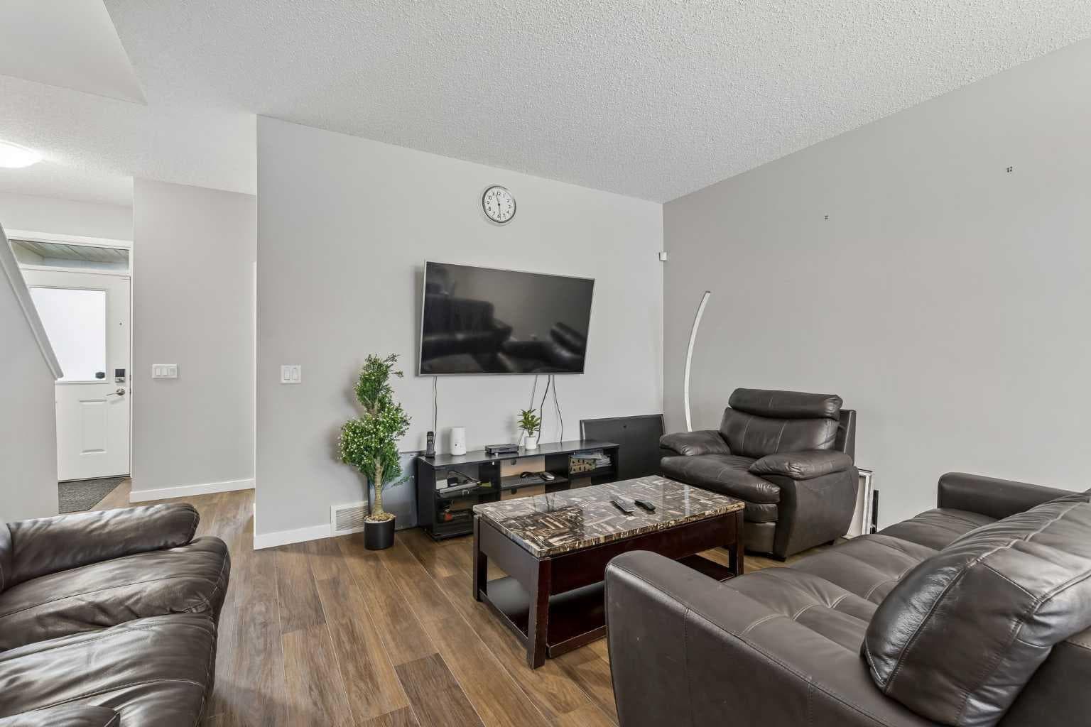 291 Magnolia Square SE
