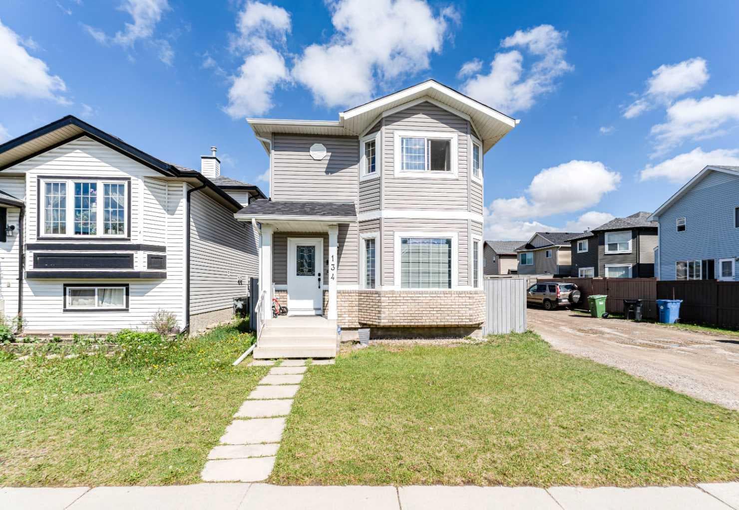 134 Tarawood Lane NE