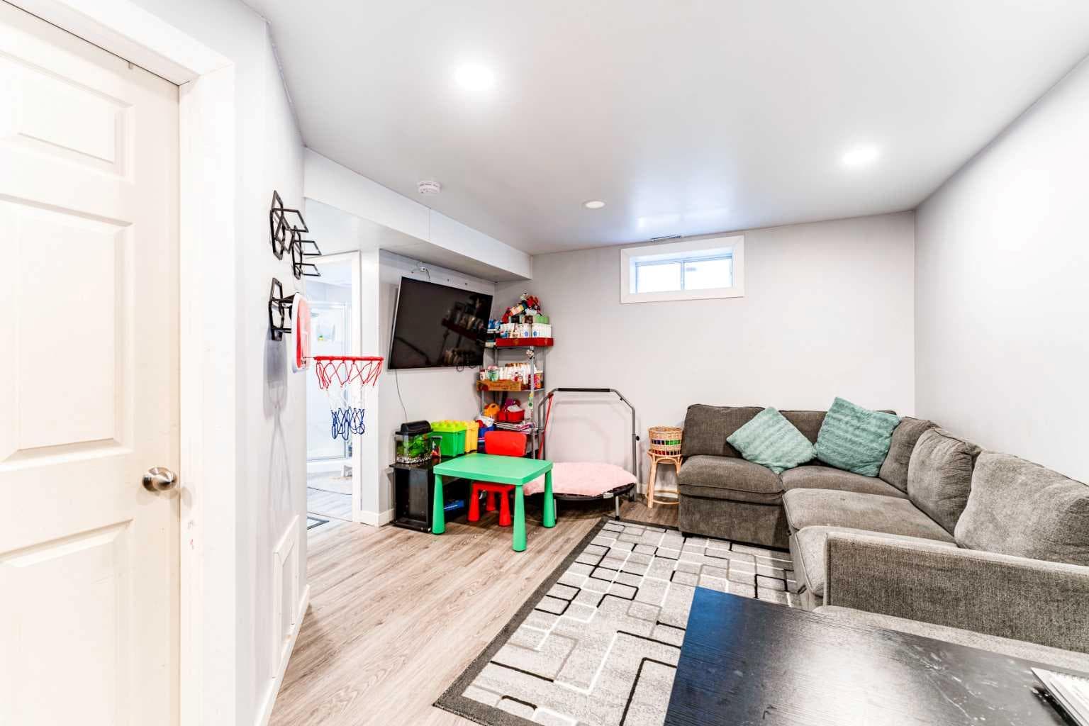 134 Tarawood Lane NE