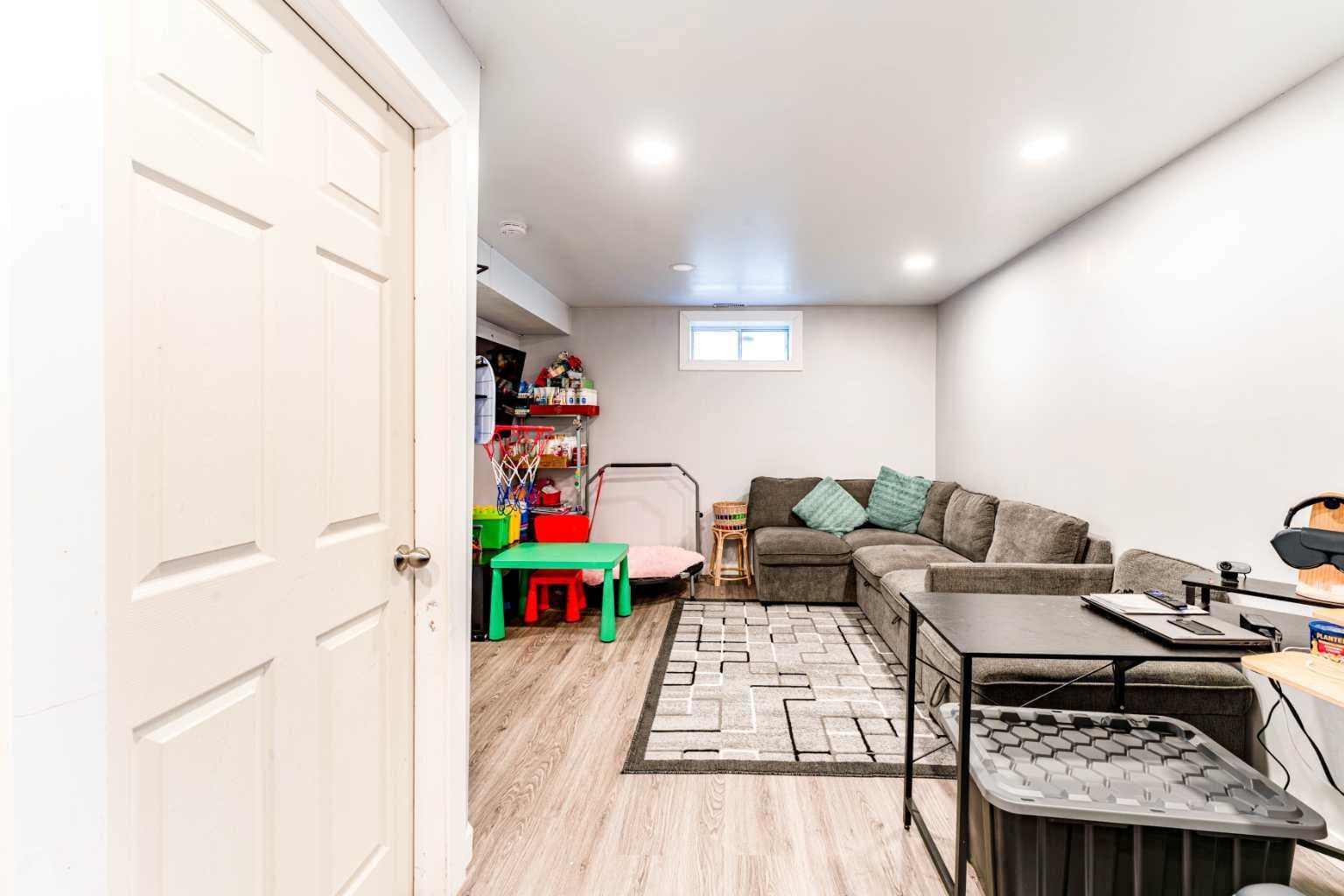 134 Tarawood Lane NE