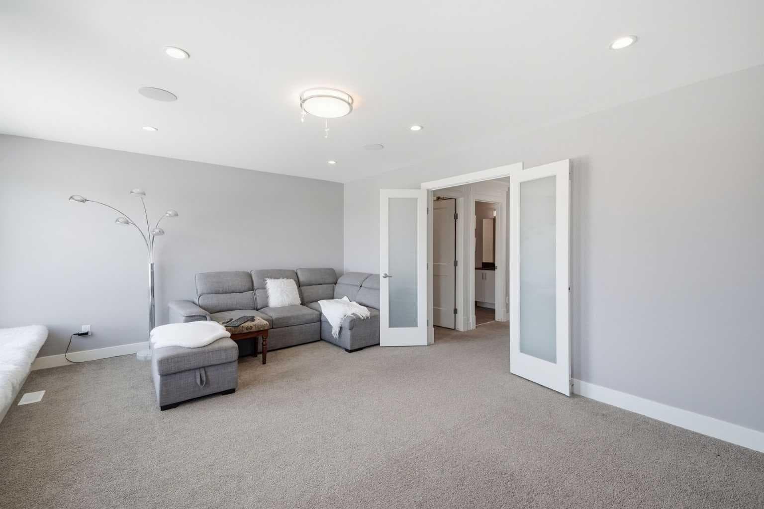 160 Kinniburgh Loop 