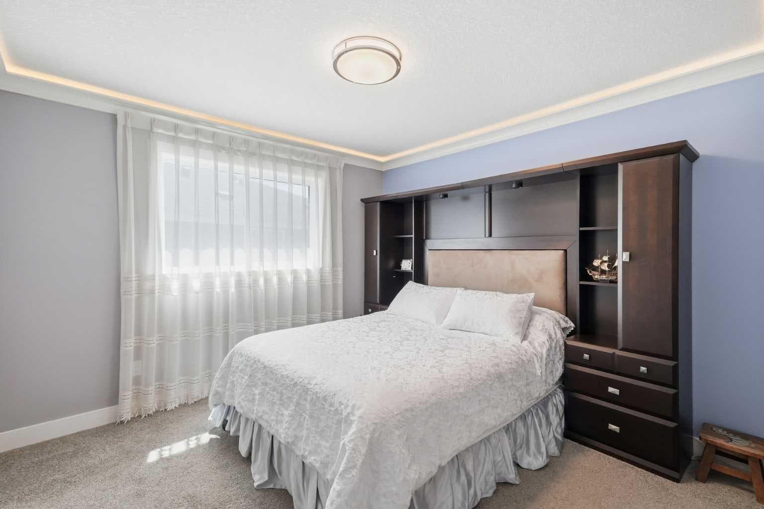 160 Kinniburgh Loop 