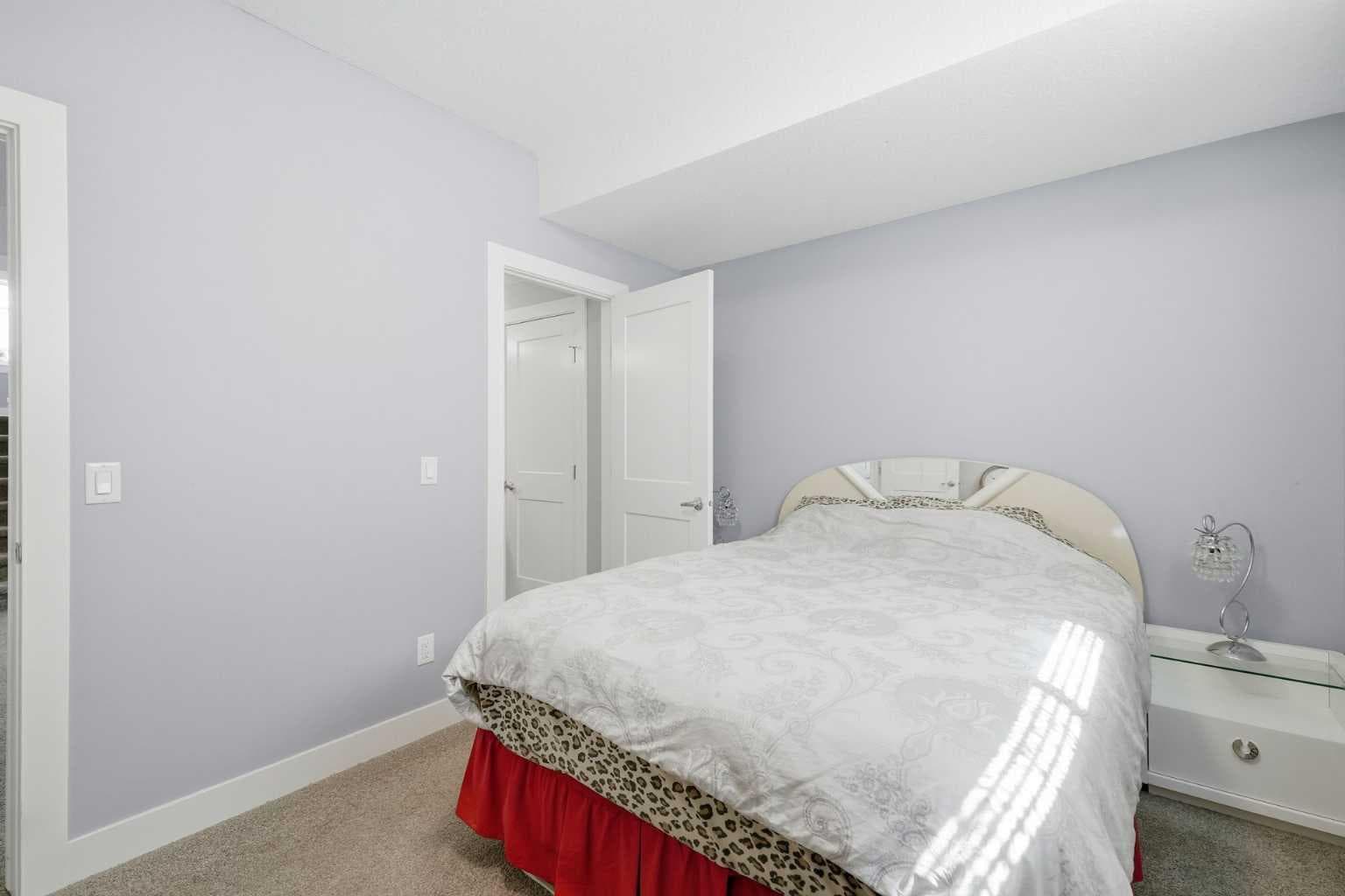 160 Kinniburgh Loop 