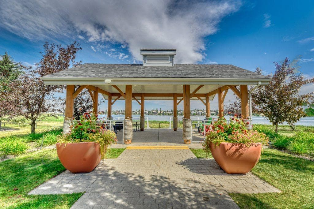 201, 390 MARINA Drive 
