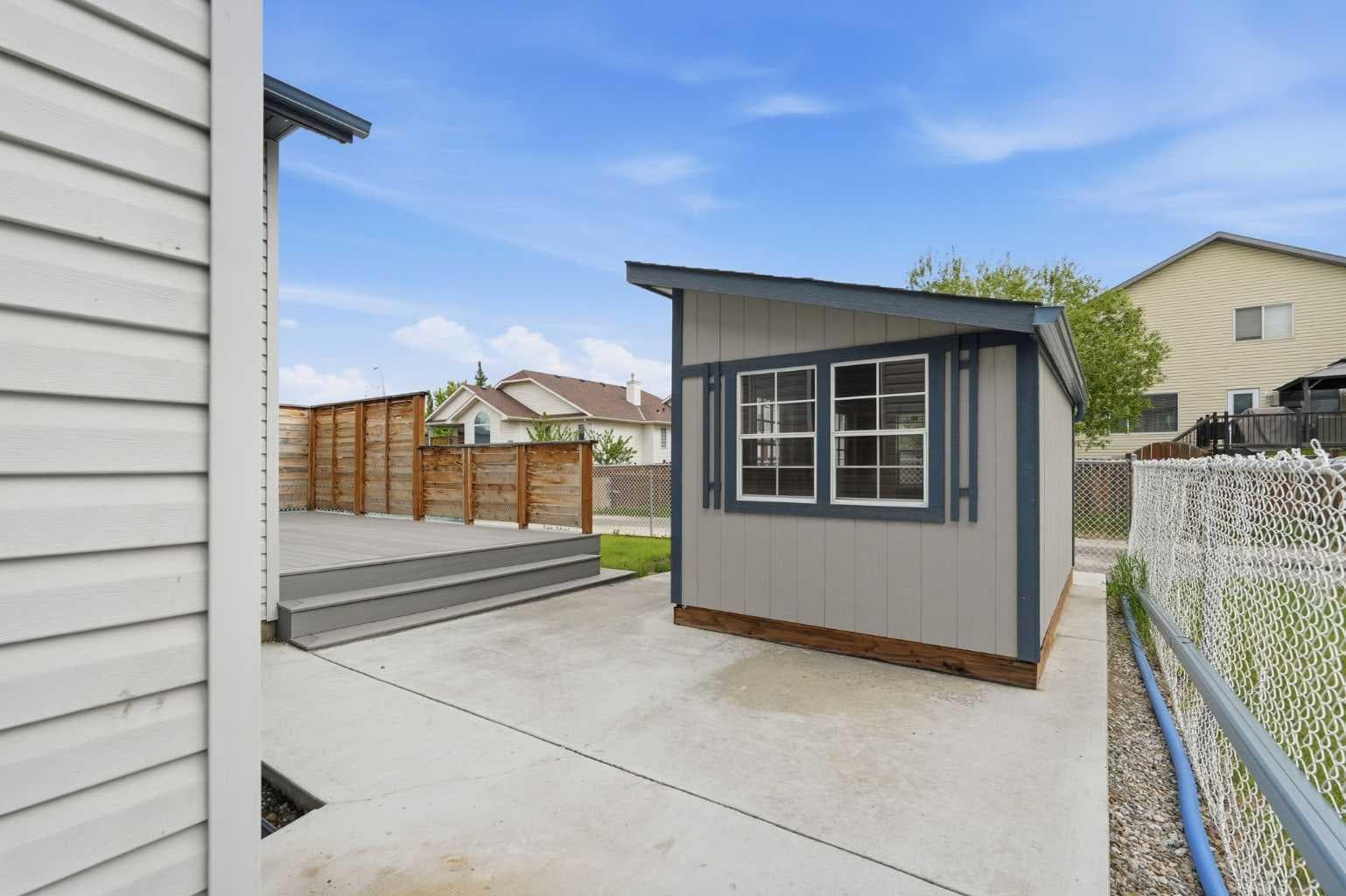 209 Oakmere Close 