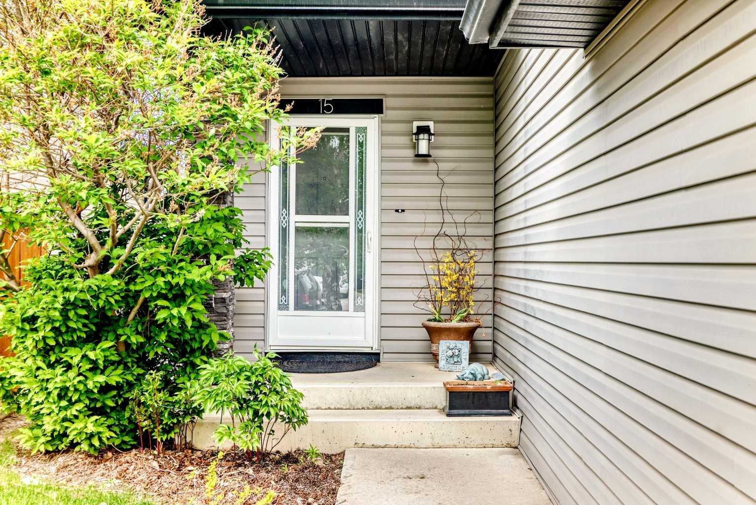 15 Citadel Meadow Crescent NW