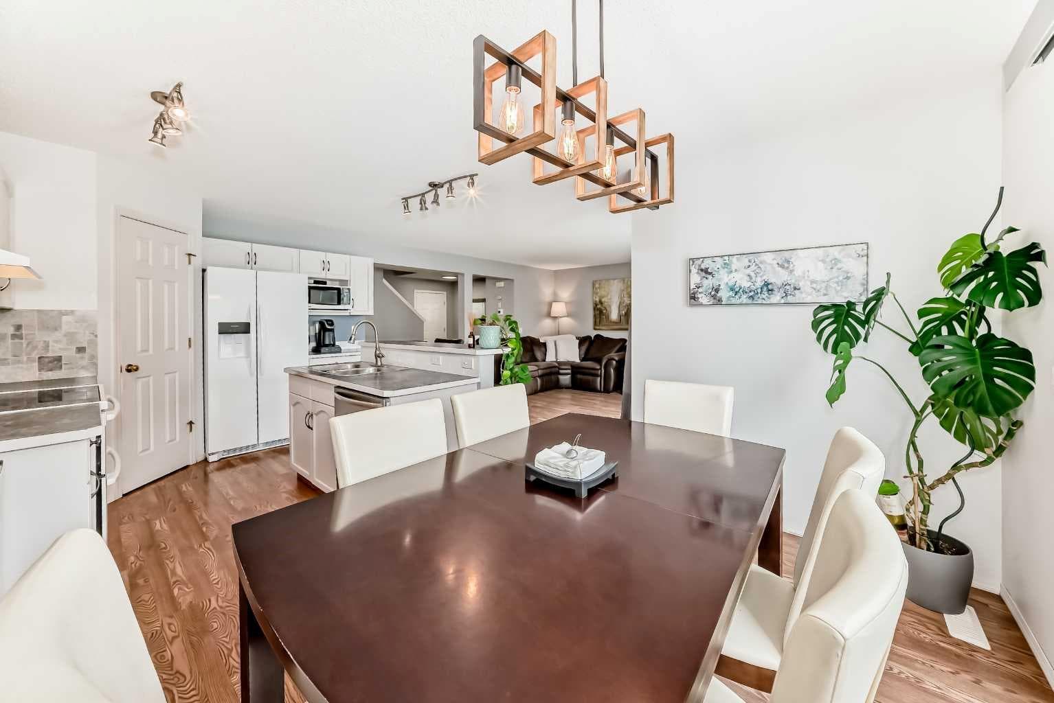 15 Citadel Meadow Crescent NW