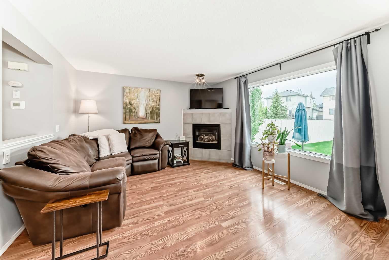 15 Citadel Meadow Crescent NW