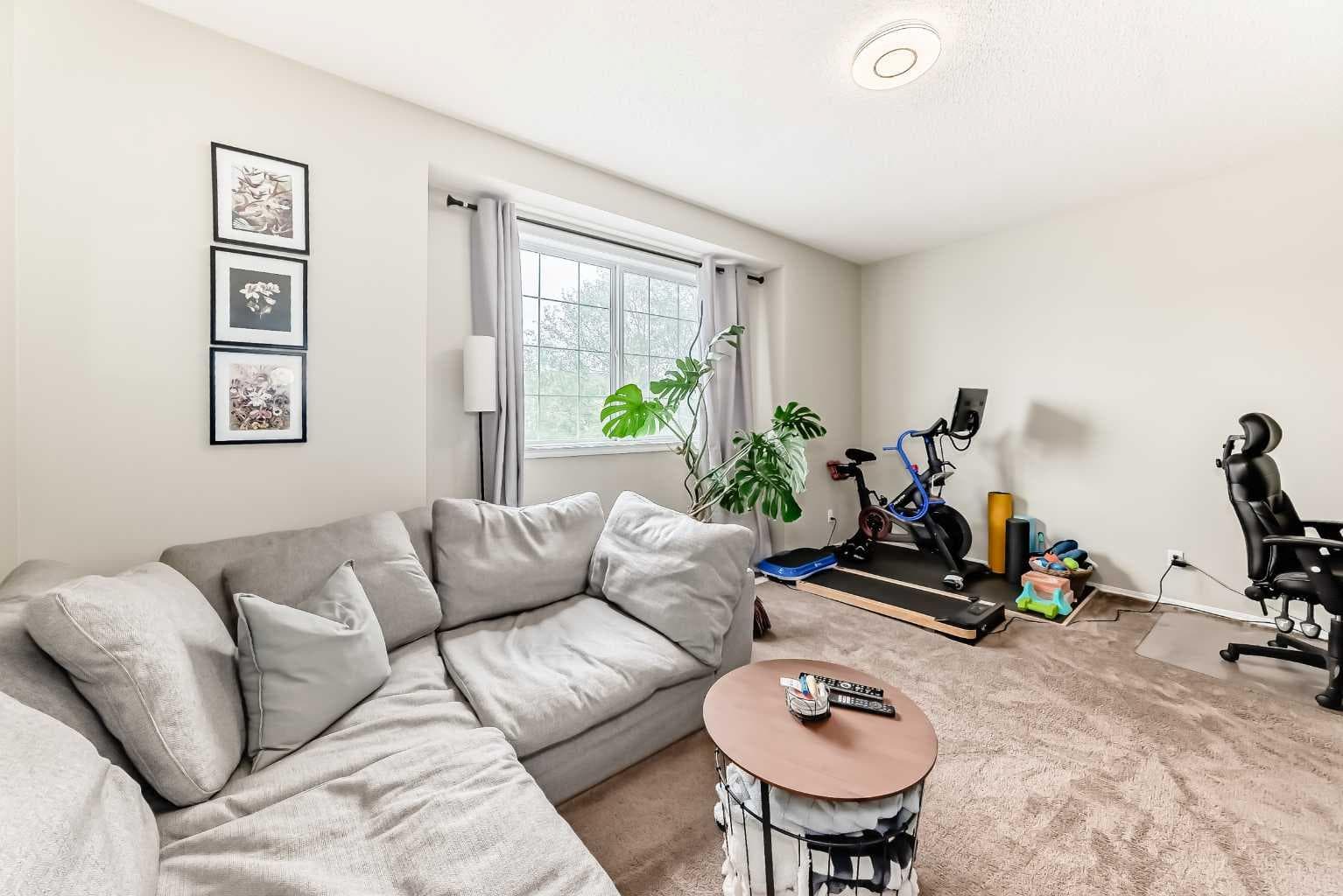 15 Citadel Meadow Crescent NW