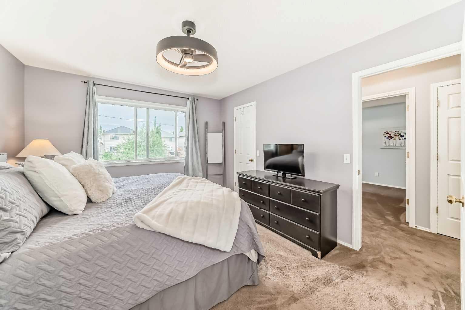 15 Citadel Meadow Crescent NW