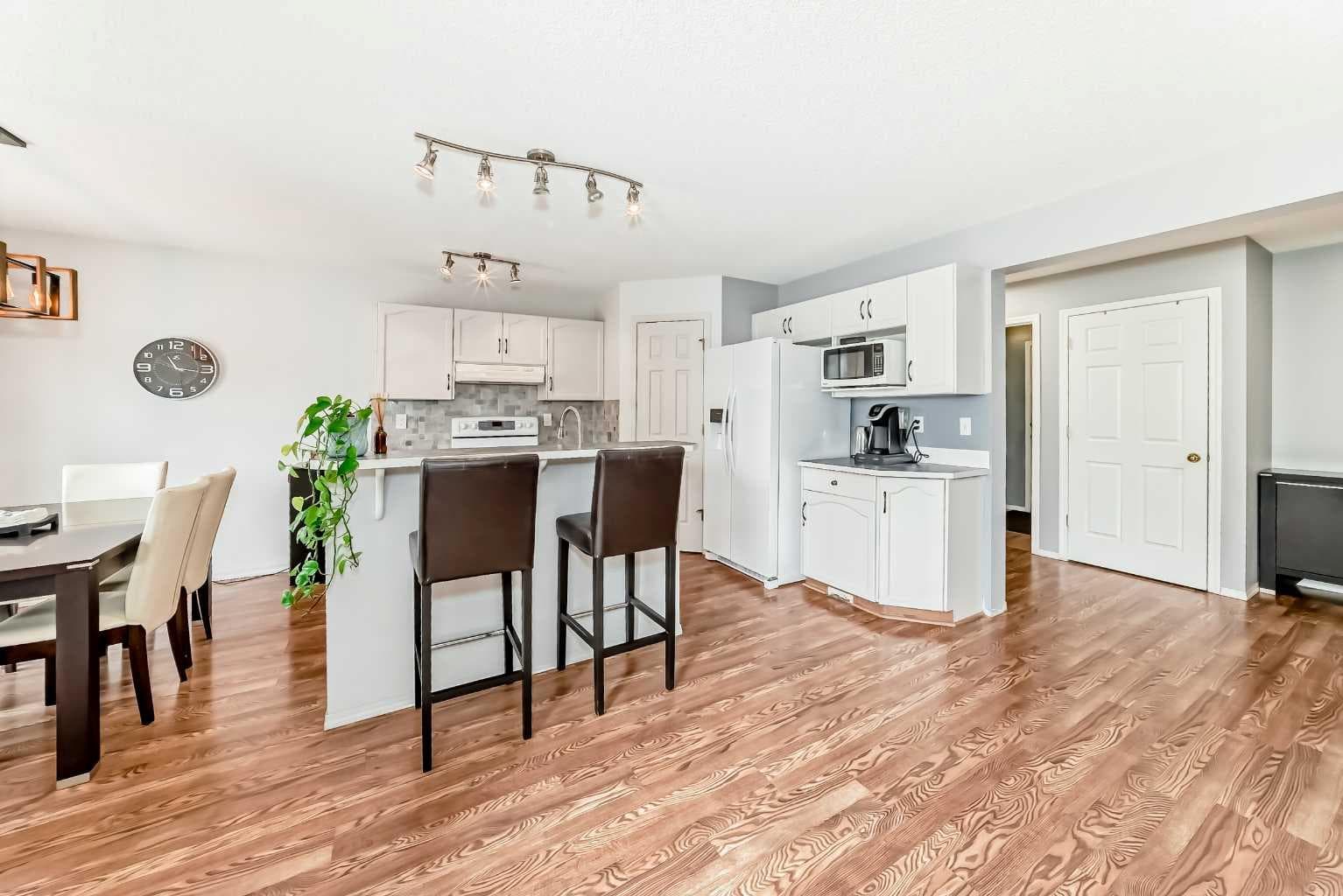 15 Citadel Meadow Crescent NW