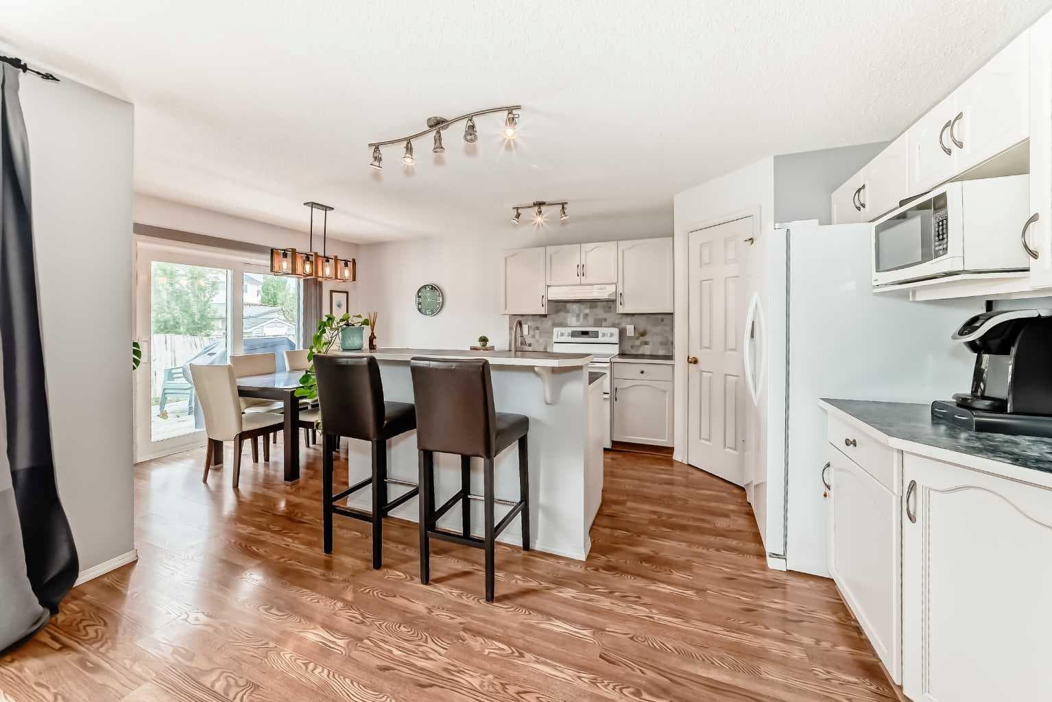 15 Citadel Meadow Crescent NW