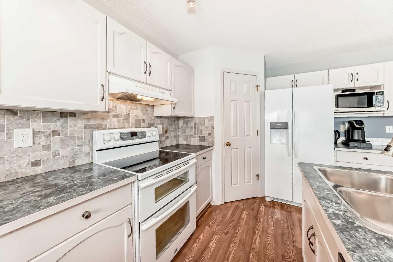 15 Citadel Meadow Crescent NW
