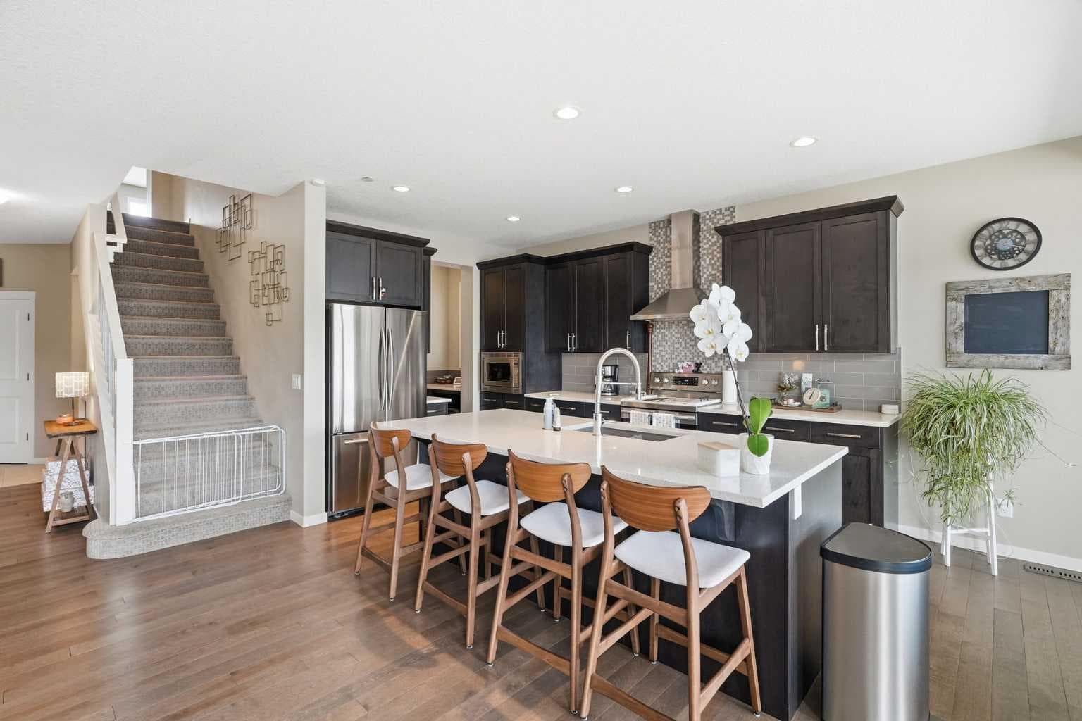 186 Howse Rise NE