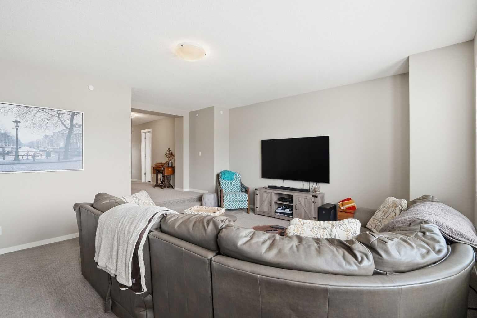 186 Howse Rise NE