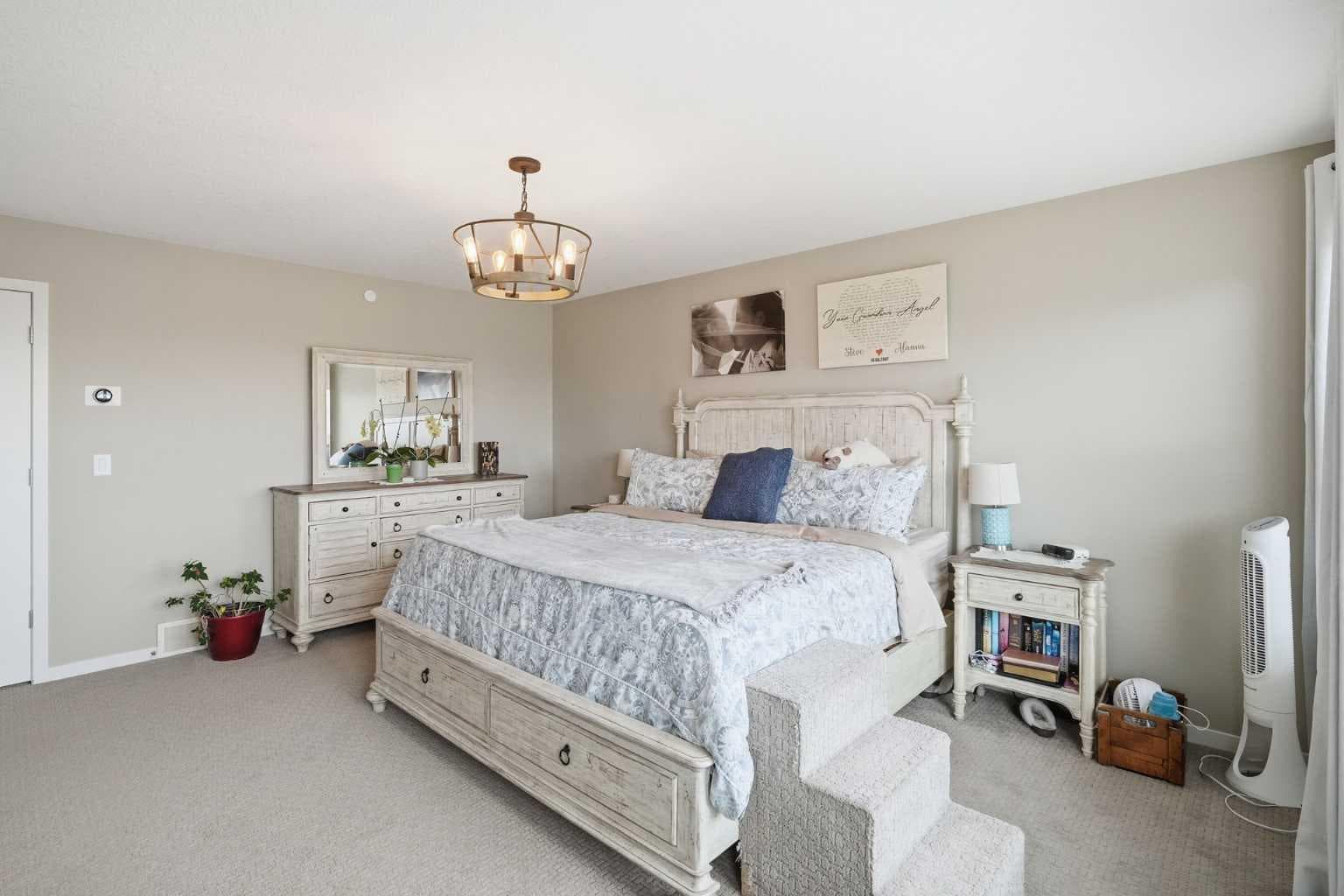 186 Howse Rise NE