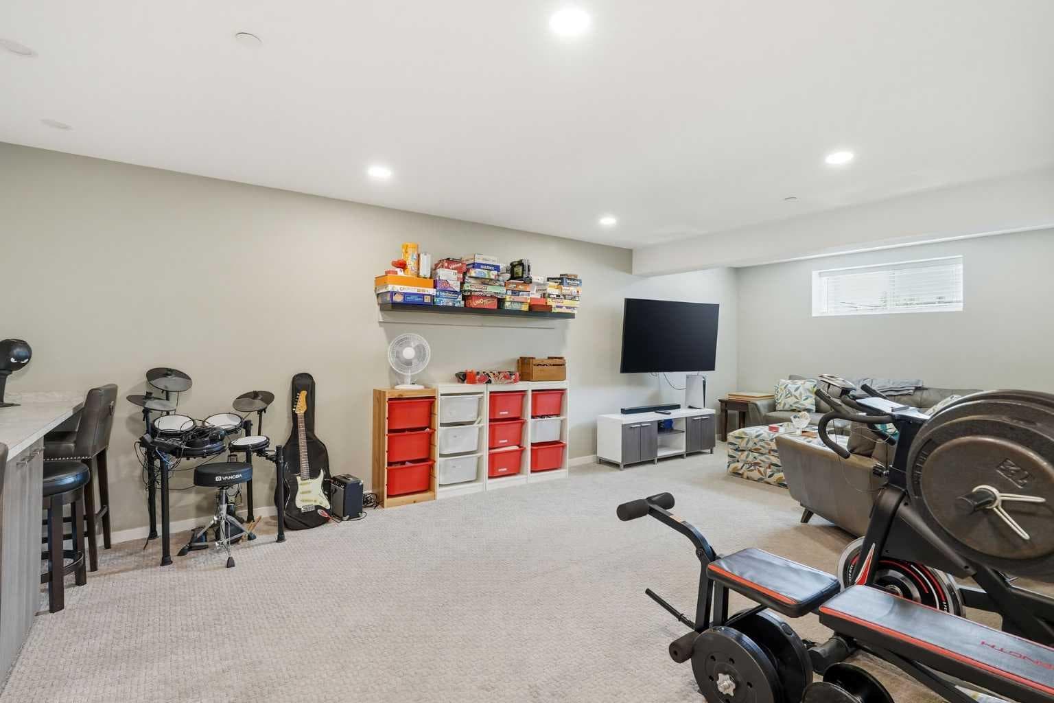 186 Howse Rise NE
