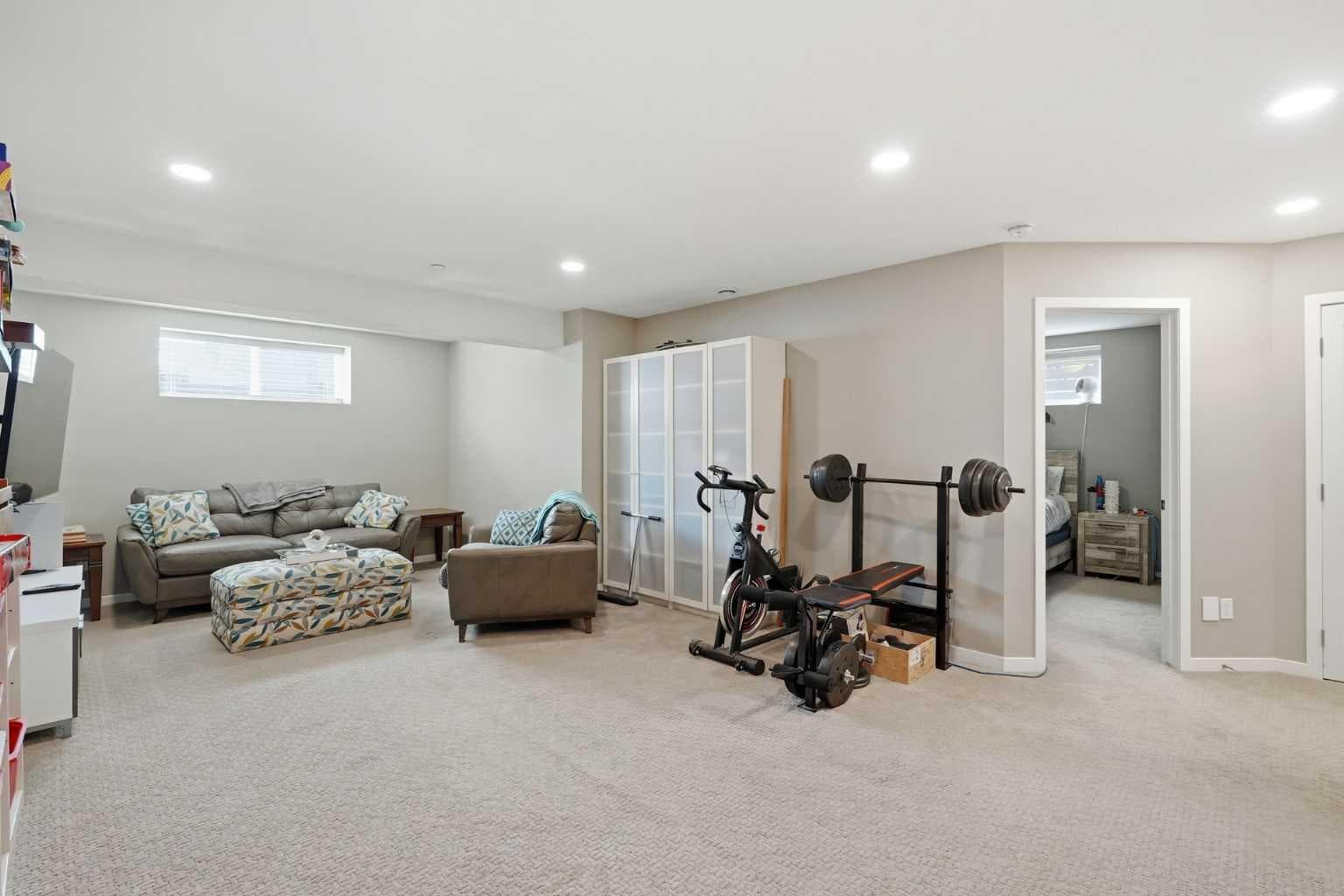 186 Howse Rise NE