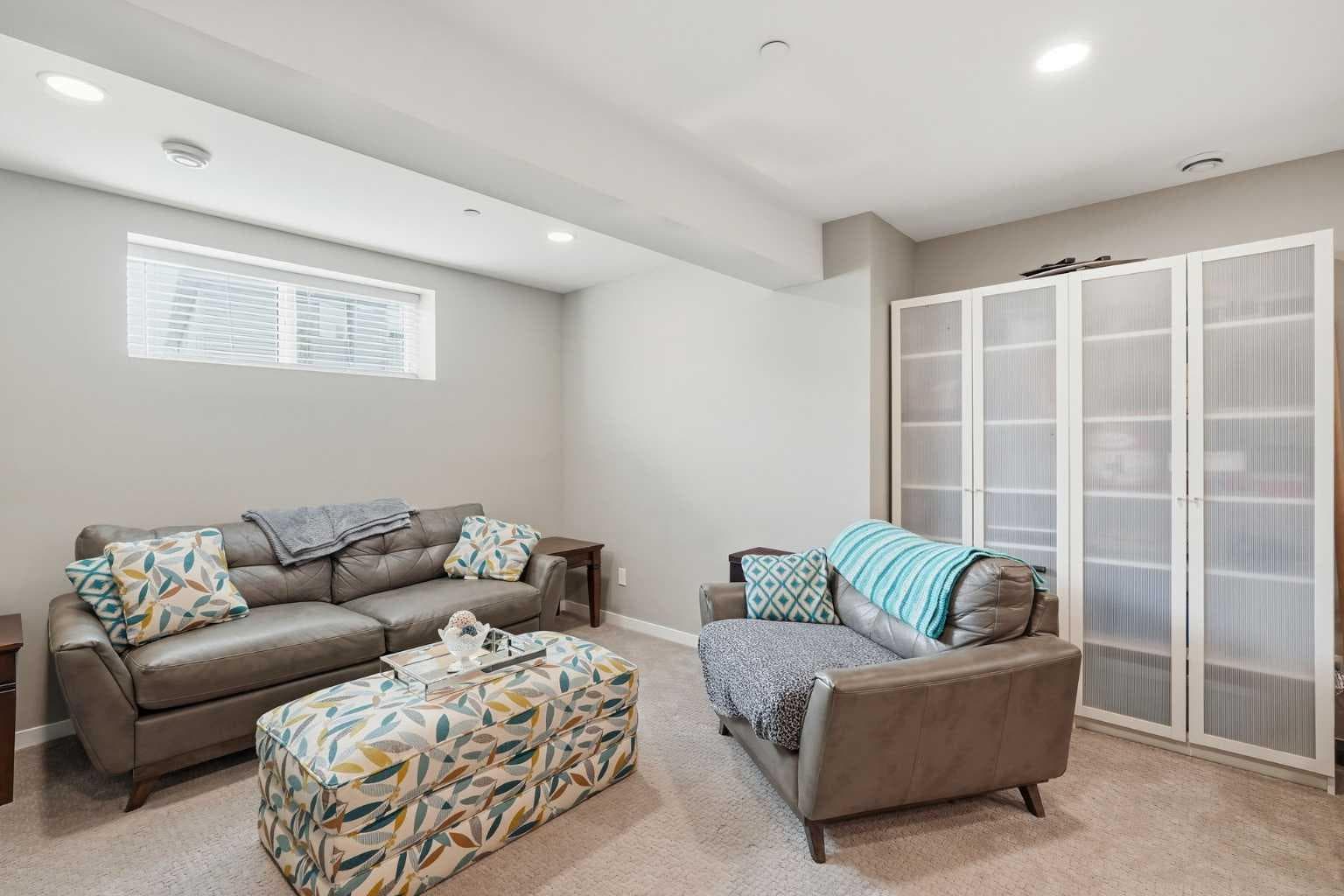 186 Howse Rise NE