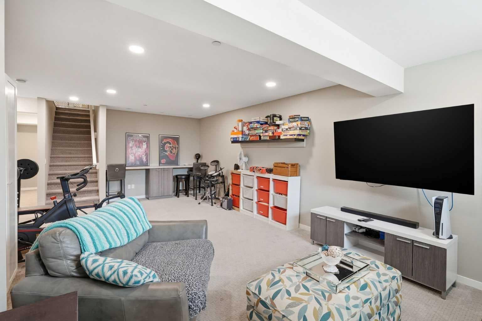 186 Howse Rise NE