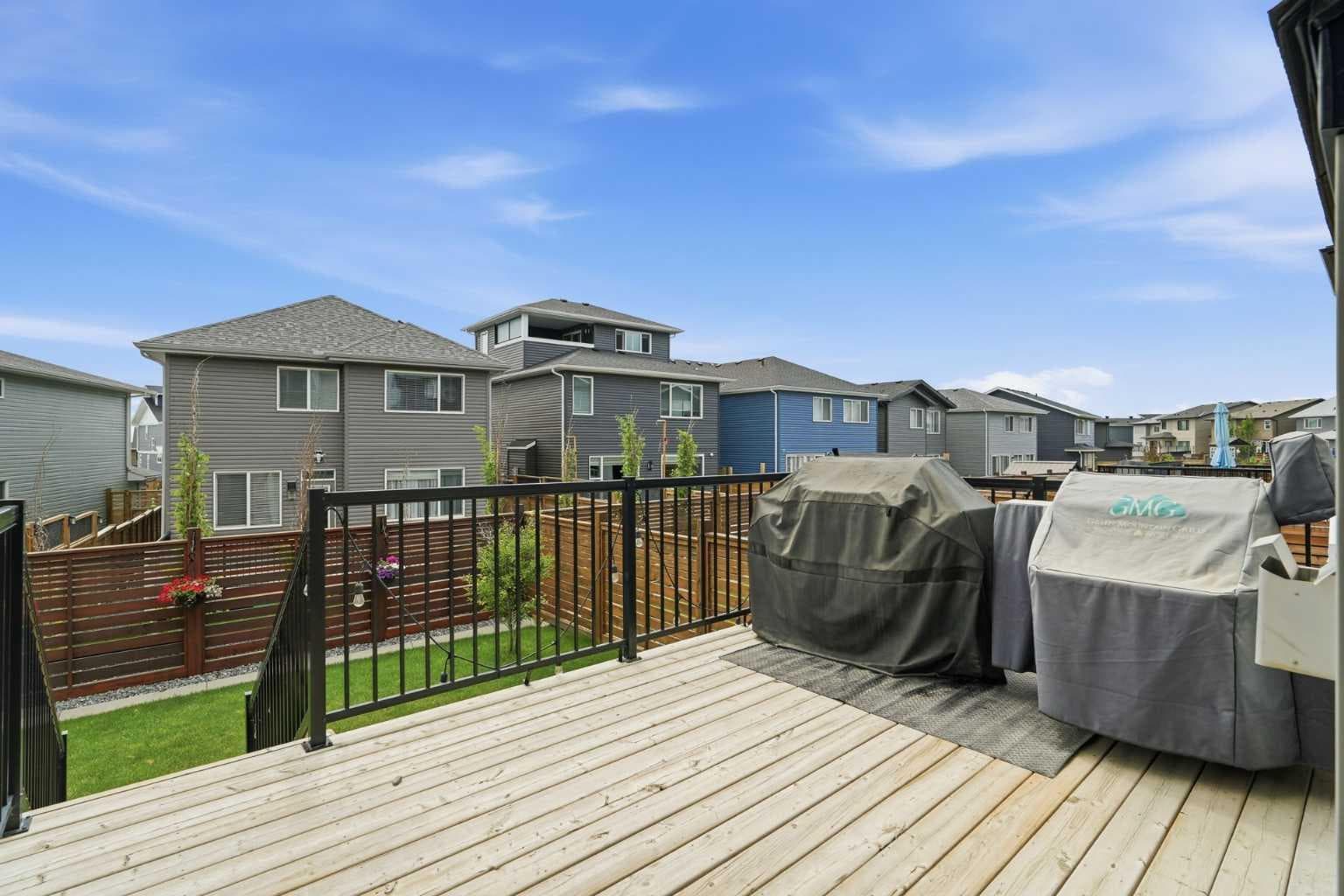 186 Howse Rise NE