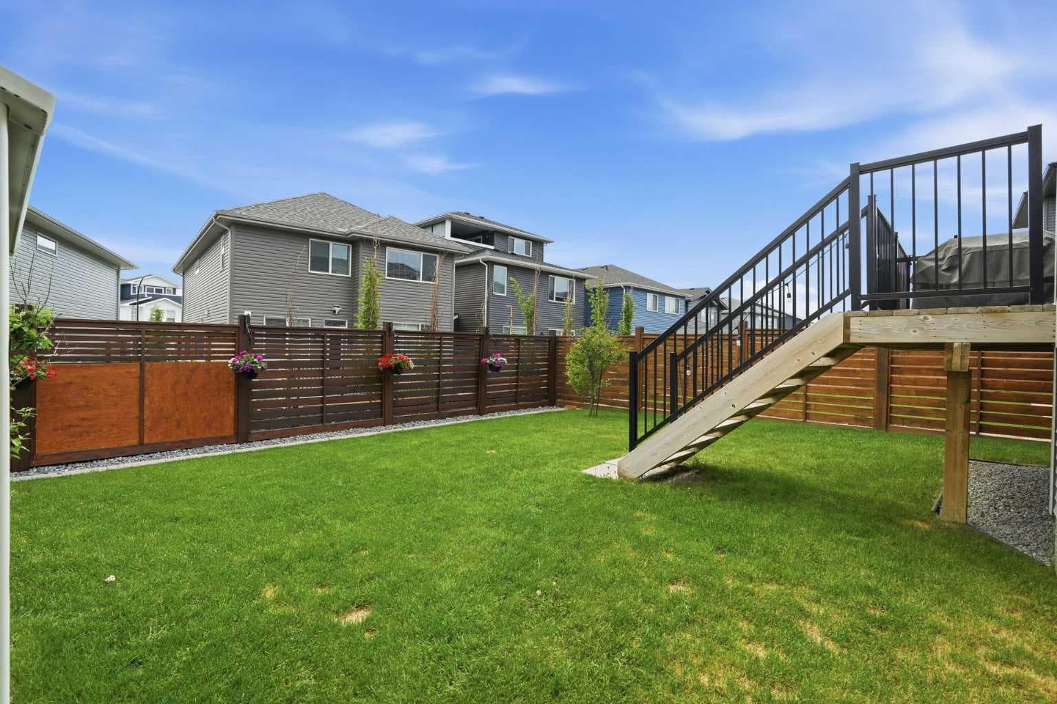 186 Howse Rise NE