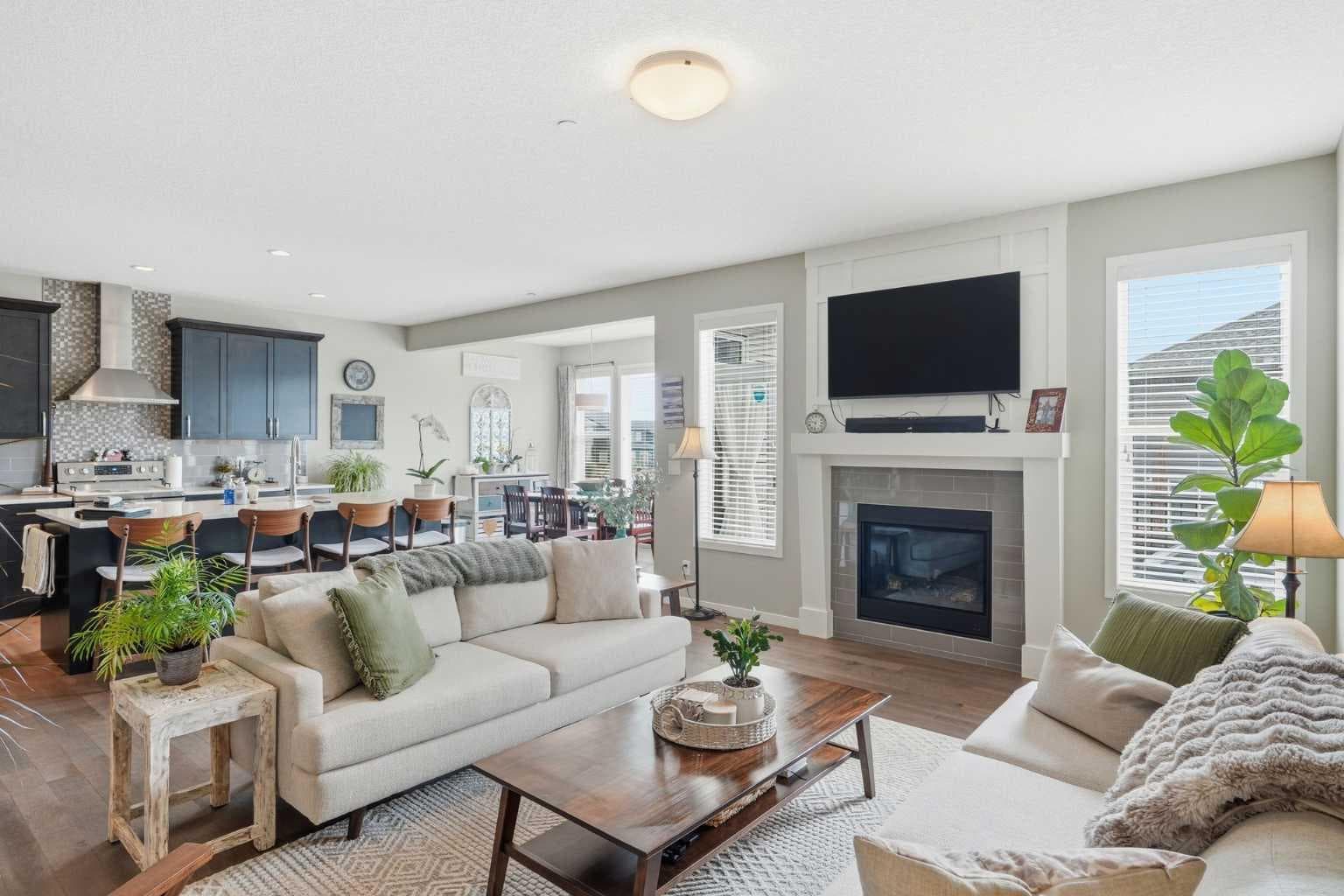 186 Howse Rise NE