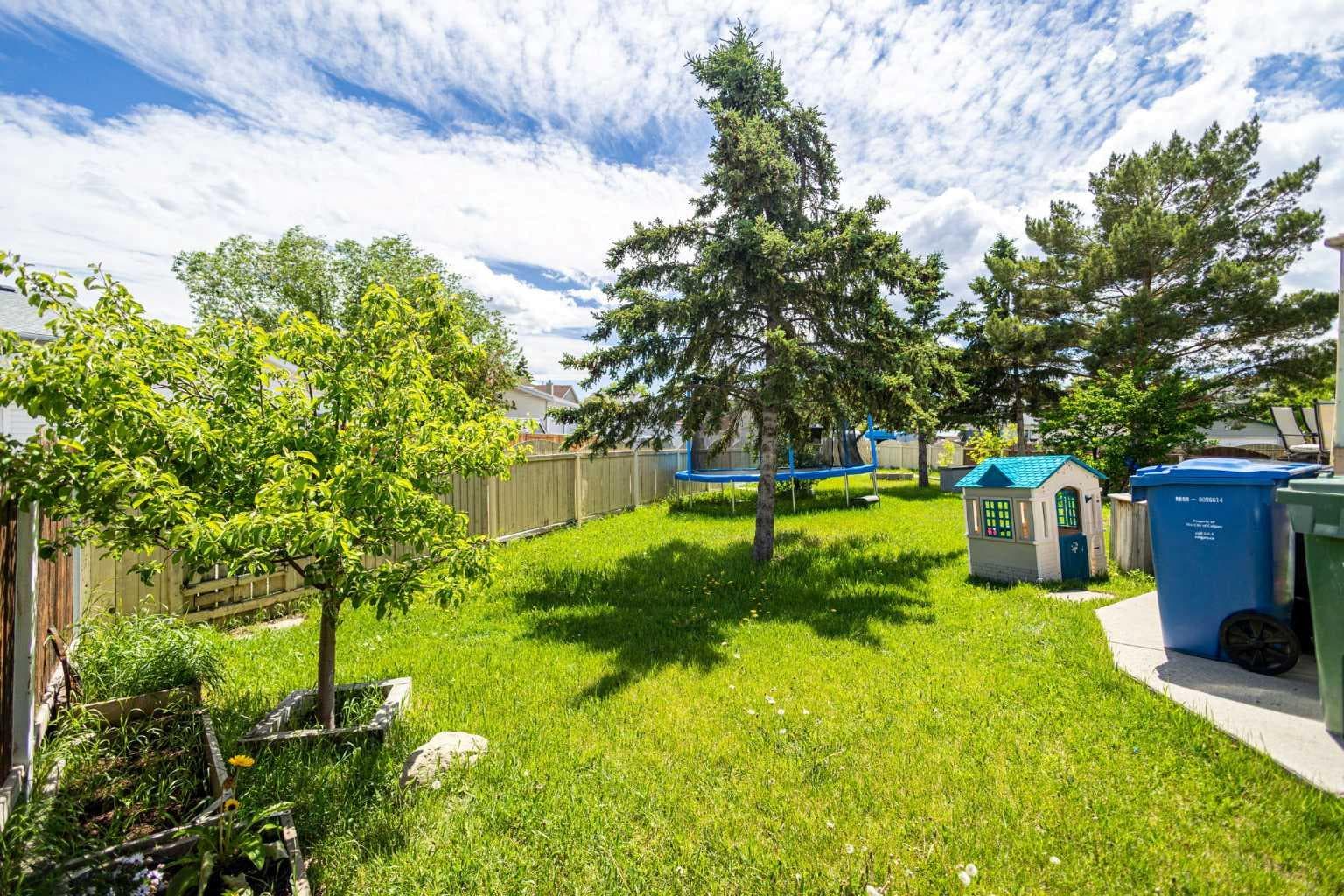 27 Erin Green Place SE