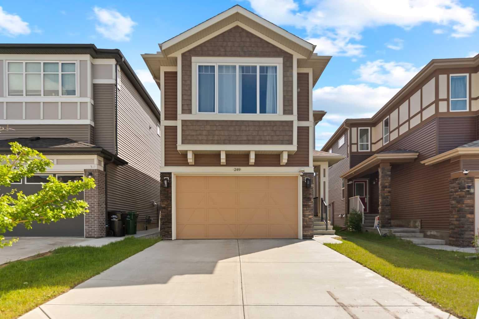 249 Lucas Crescent NW
