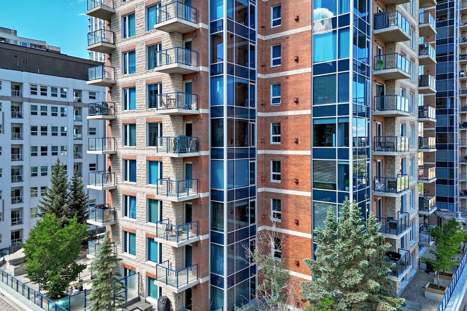 1005, 910 5 Avenue SW