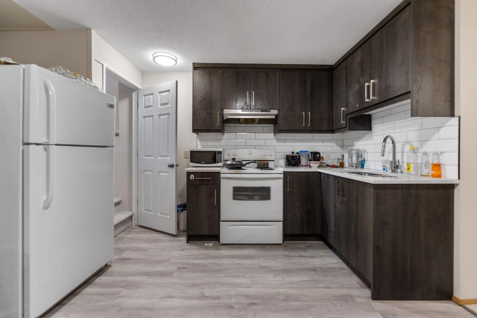 215 Carmel Close NE