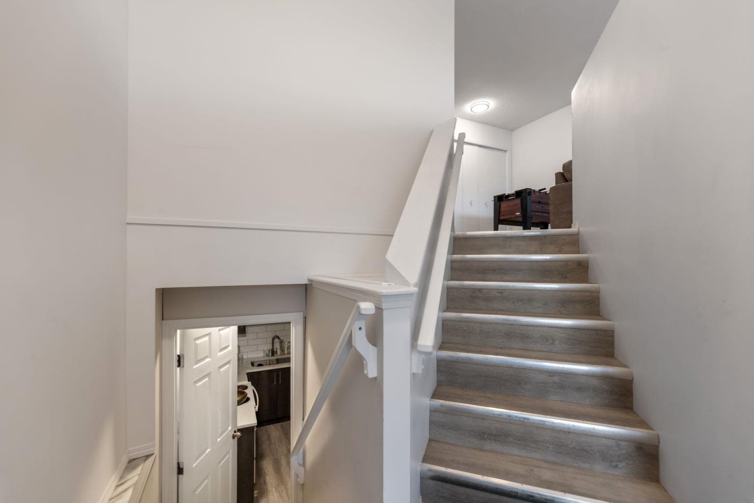215 Carmel Close NE