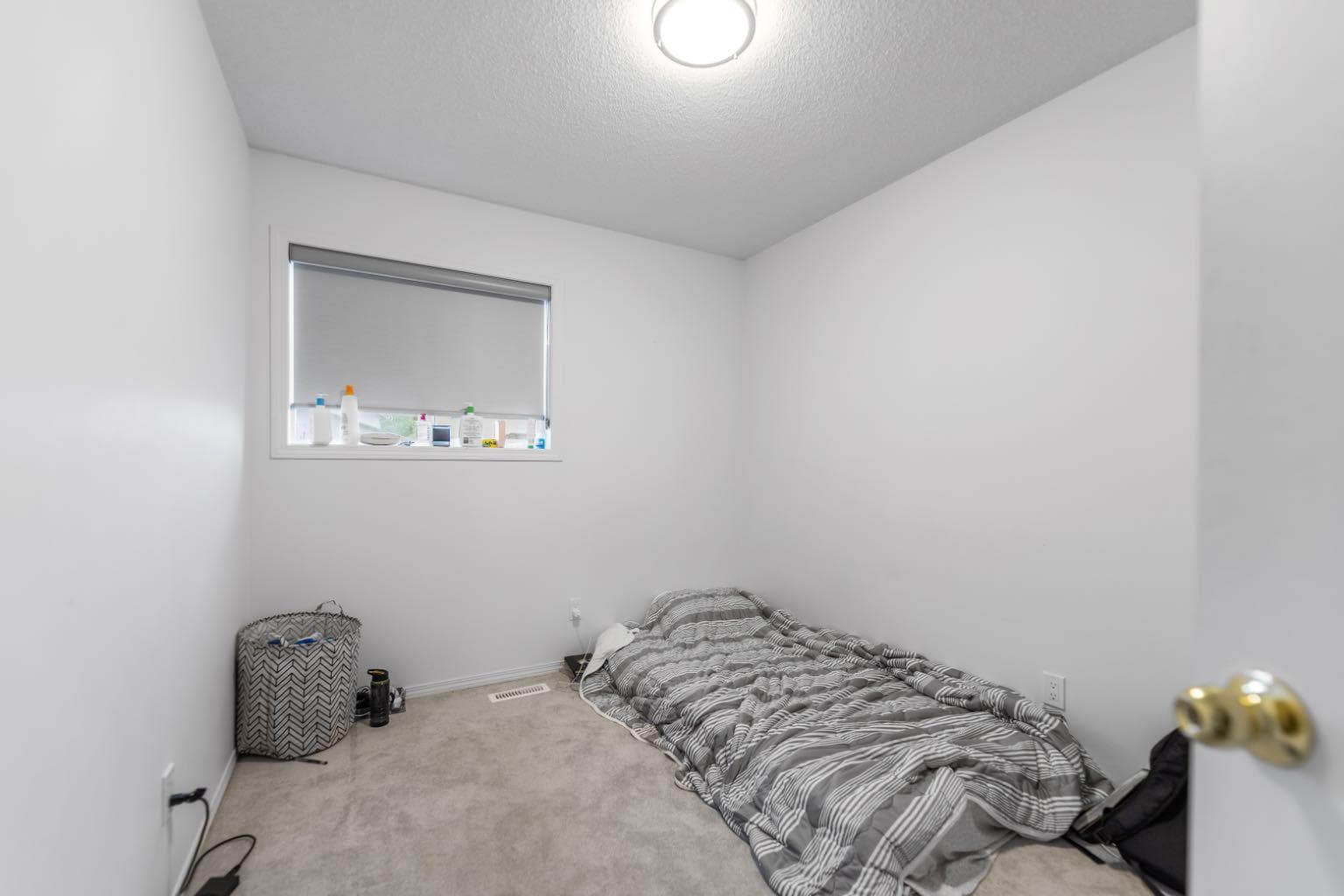 215 Carmel Close NE