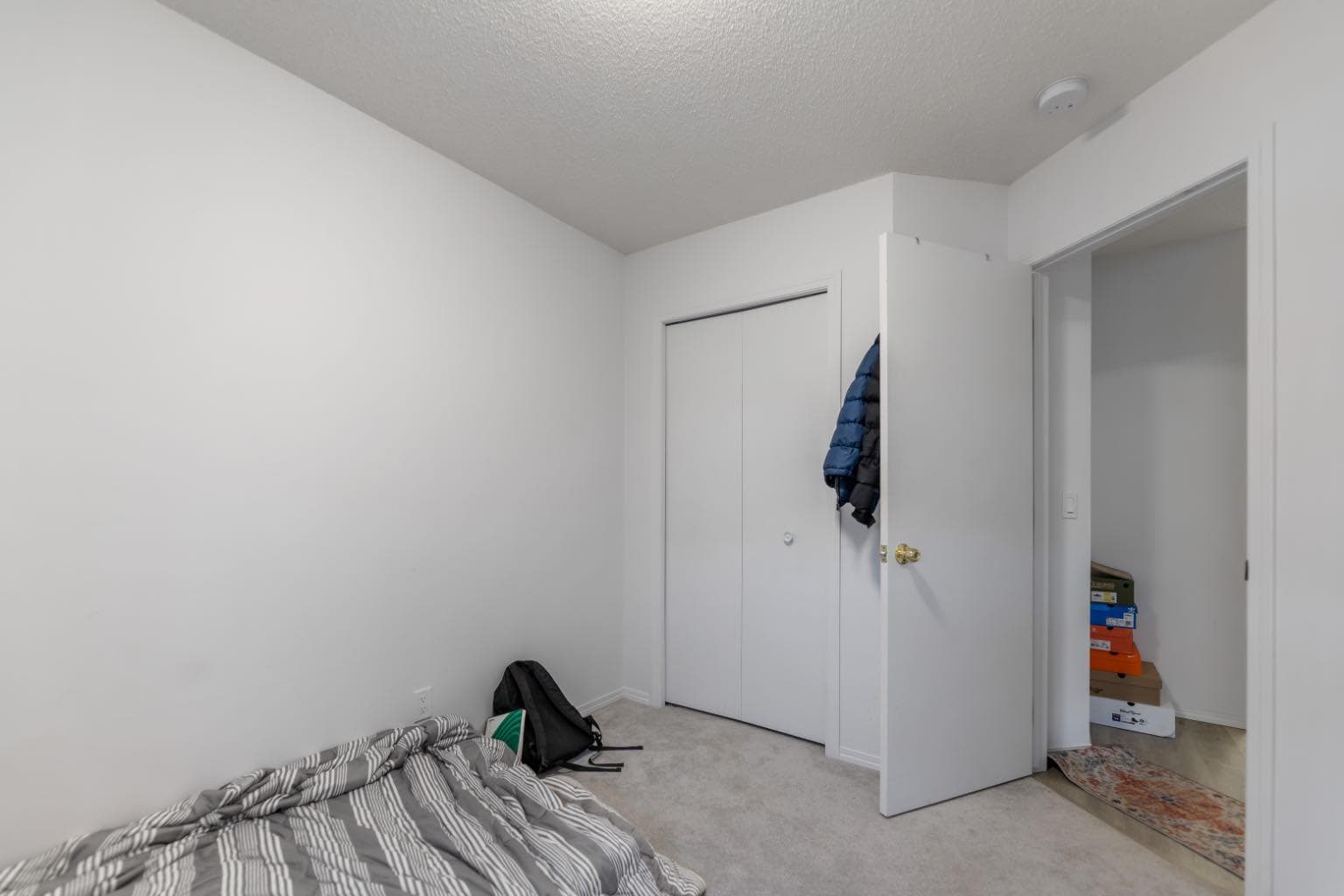 215 Carmel Close NE