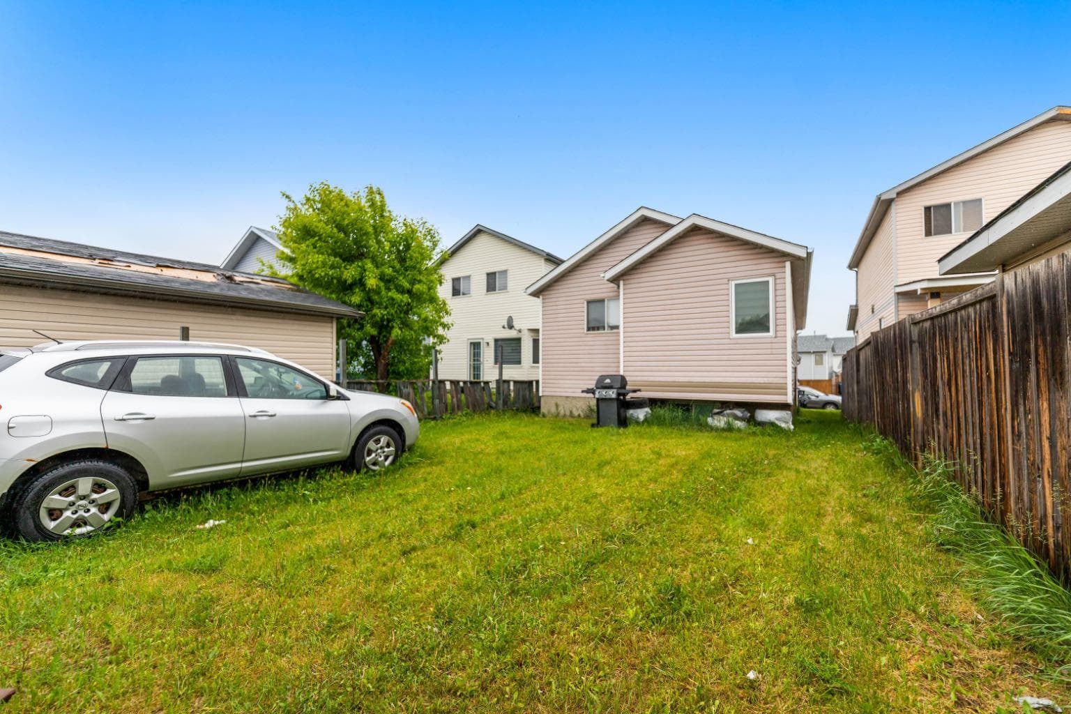 215 Carmel Close NE