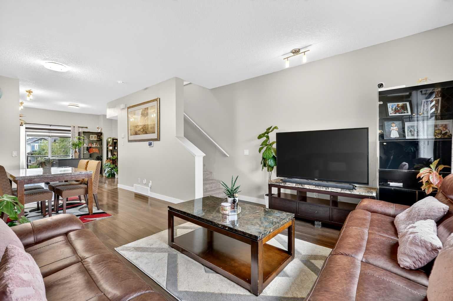 337 Taralake Way NE