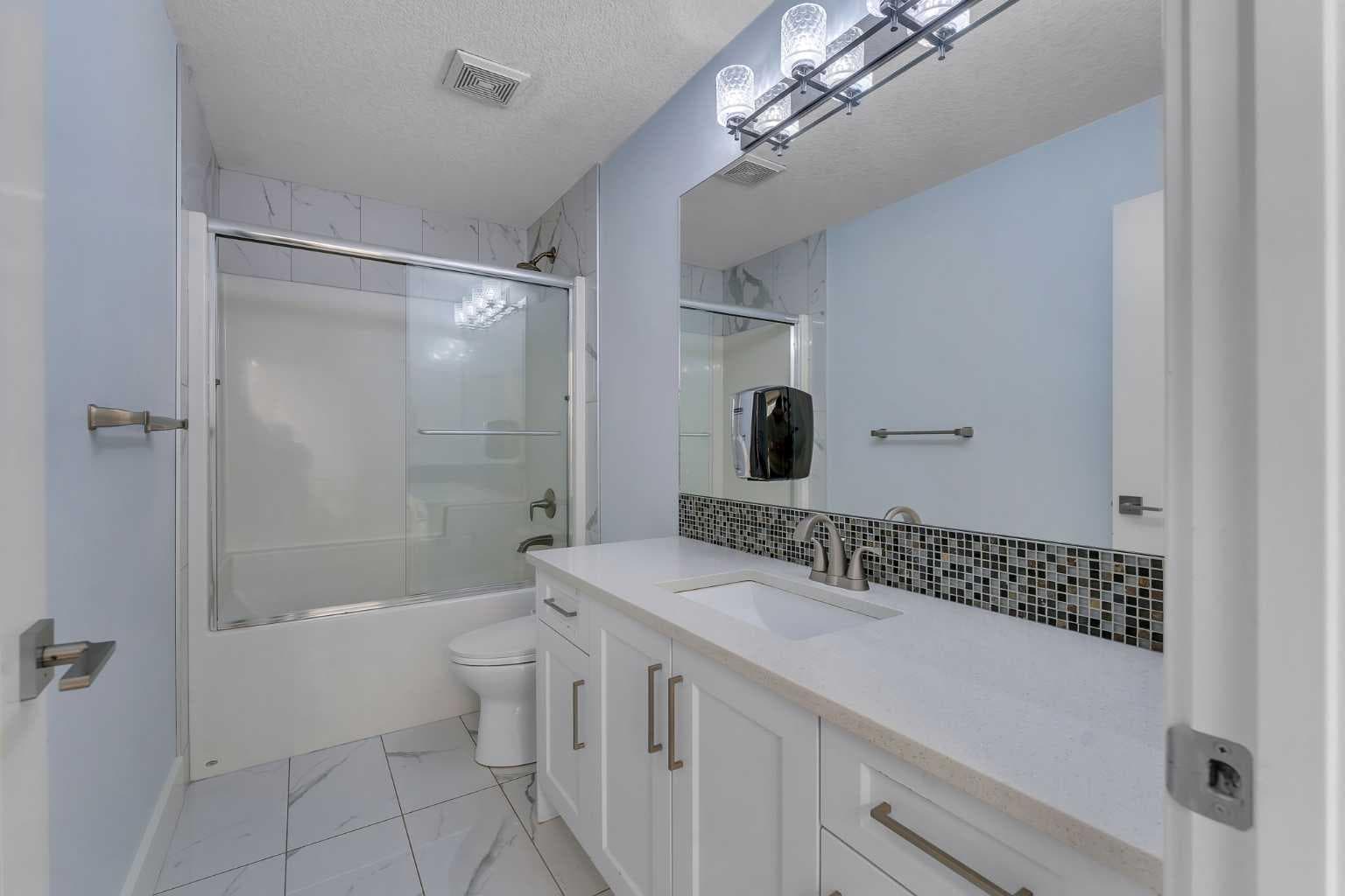 272 Aspenmere Way 