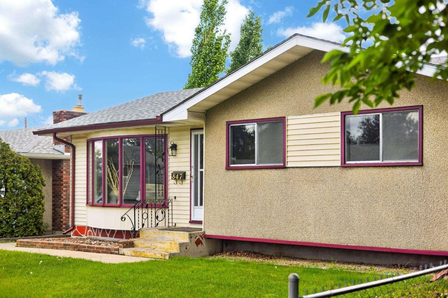847 Raynard Crescent SE