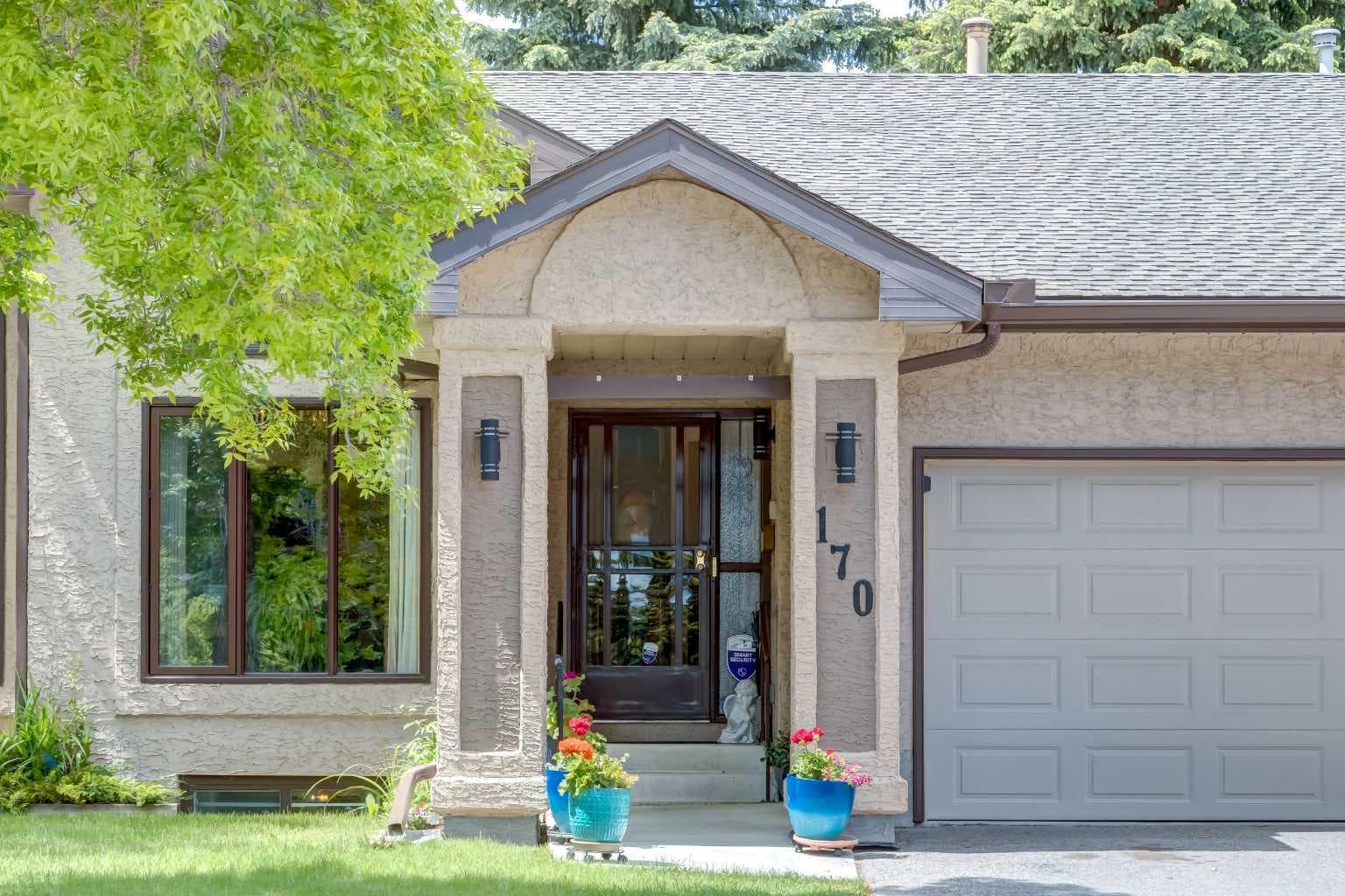 170 Oakbriar Close SW