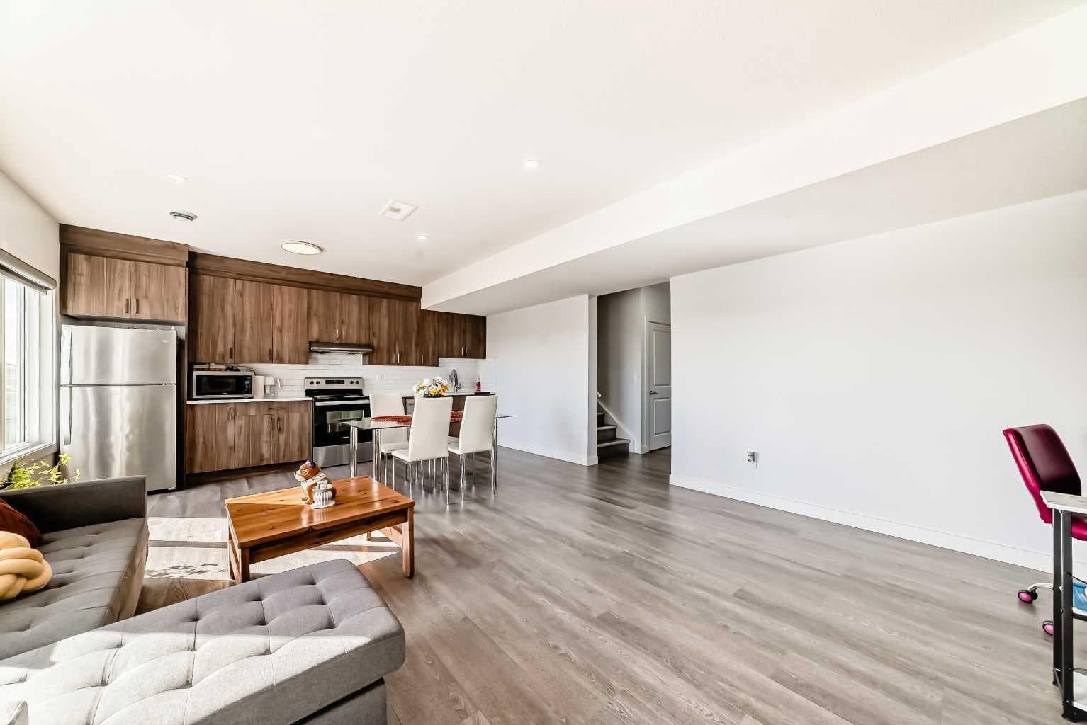43 Homestead Close NE