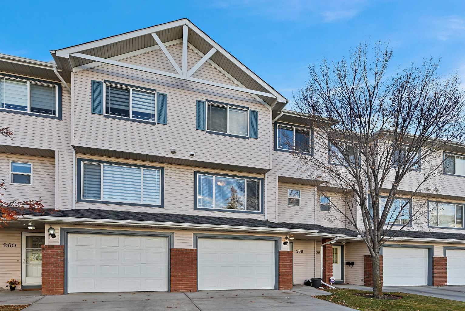 258 Rocky Ridge Court NW
