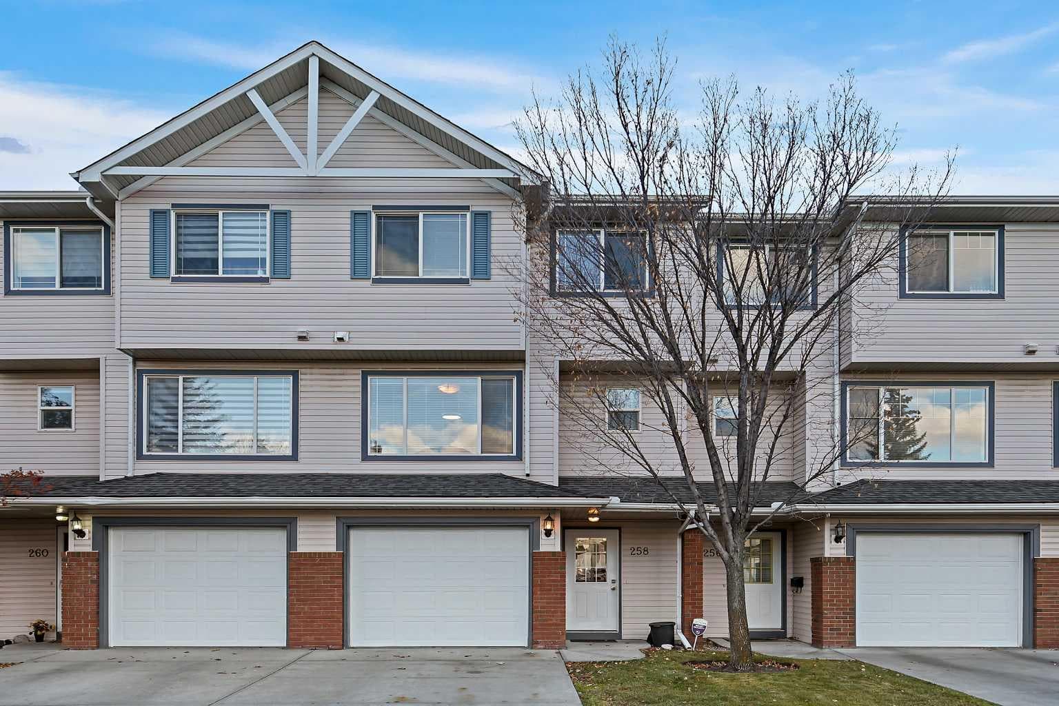 258 Rocky Ridge Court NW