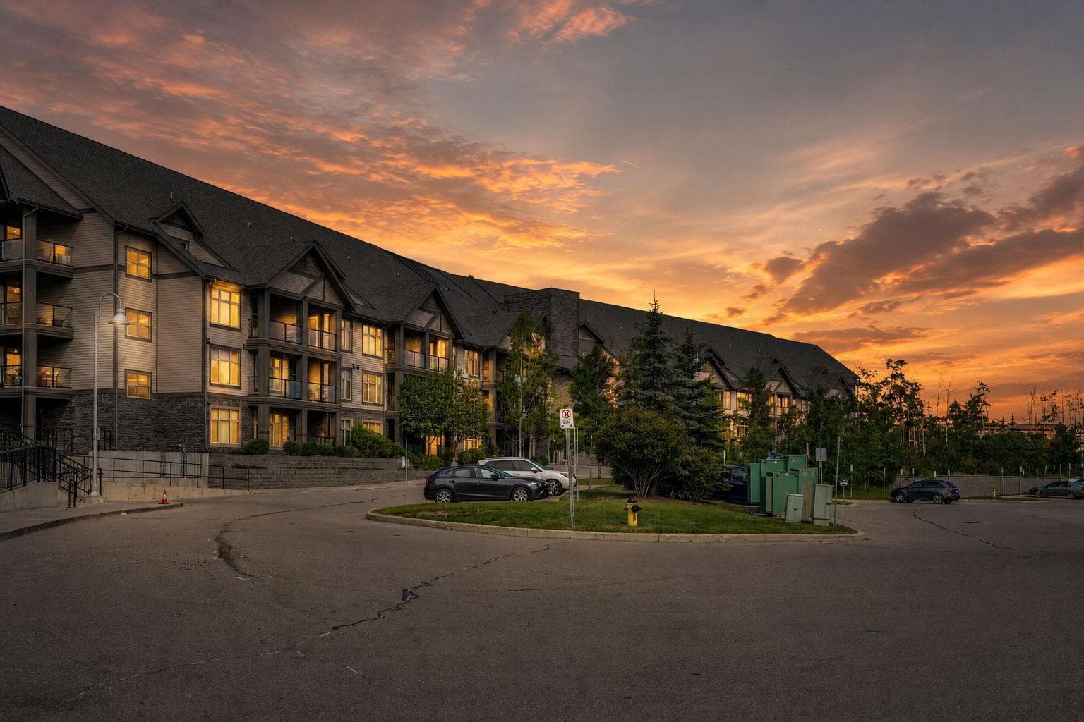 214, 15 Aspenmont Heights SW