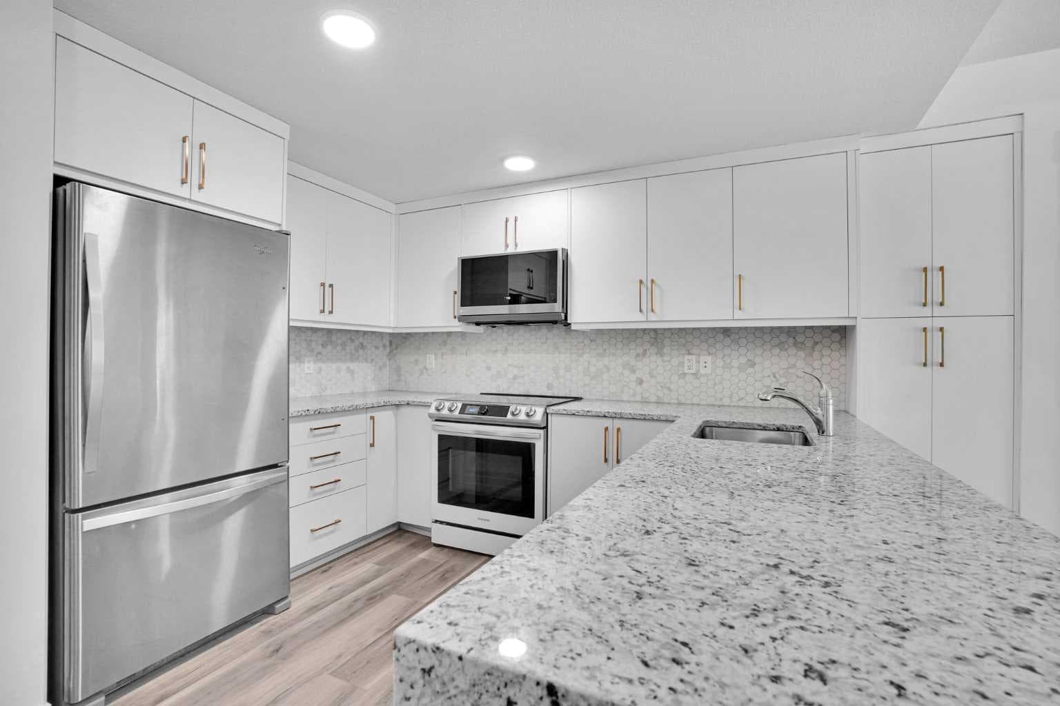 214, 15 Aspenmont Heights SW
