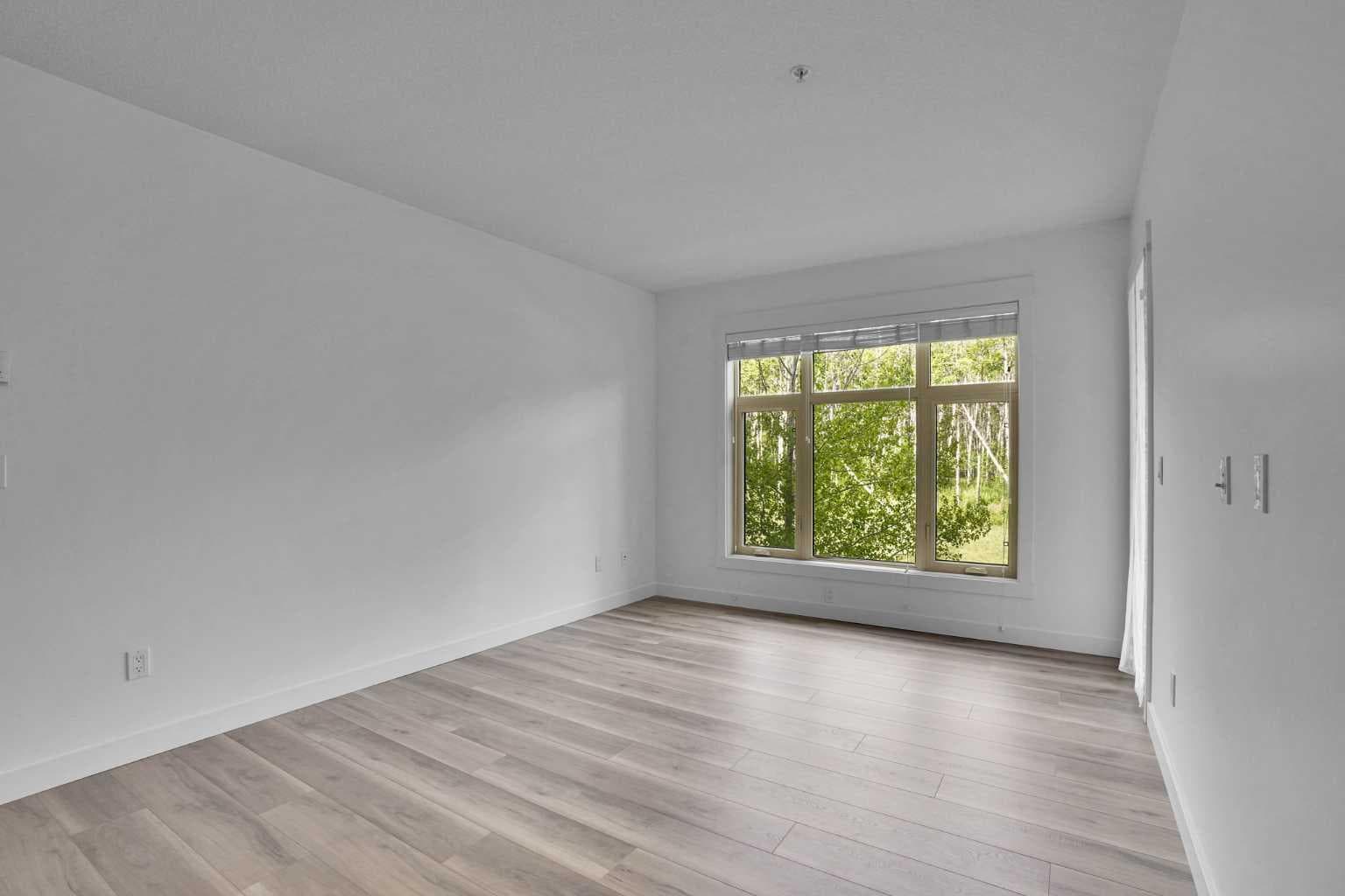 214, 15 Aspenmont Heights SW