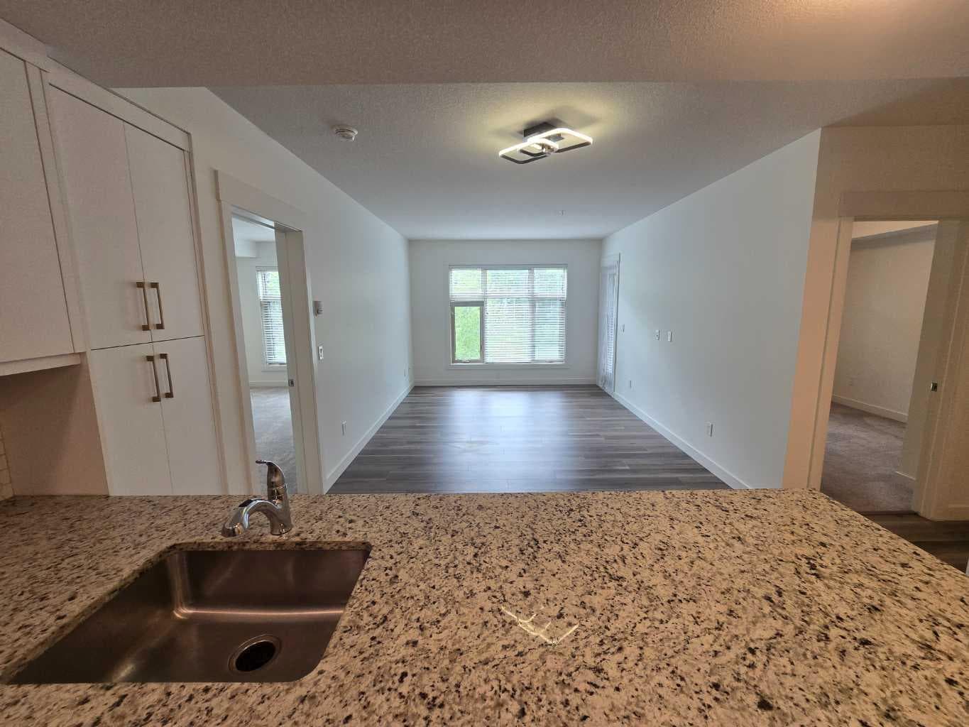 214, 15 Aspenmont Heights SW