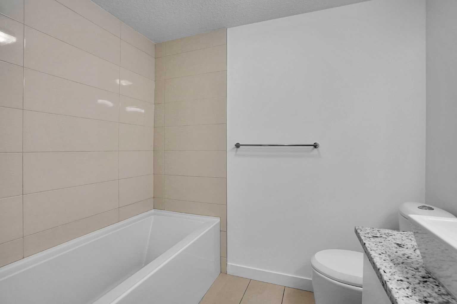 214, 15 Aspenmont Heights SW