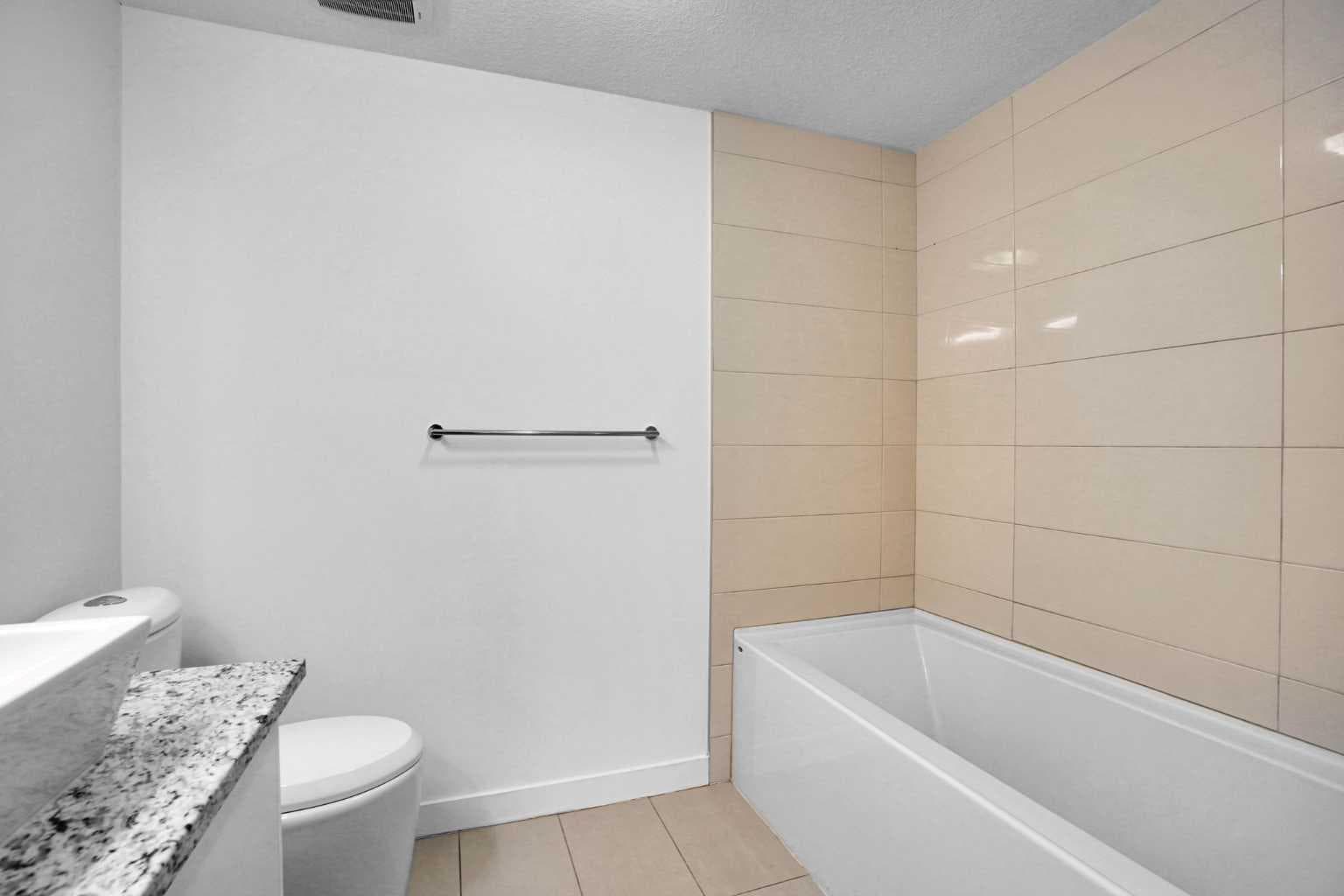 214, 15 Aspenmont Heights SW