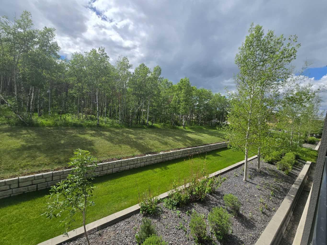 214, 15 Aspenmont Heights SW