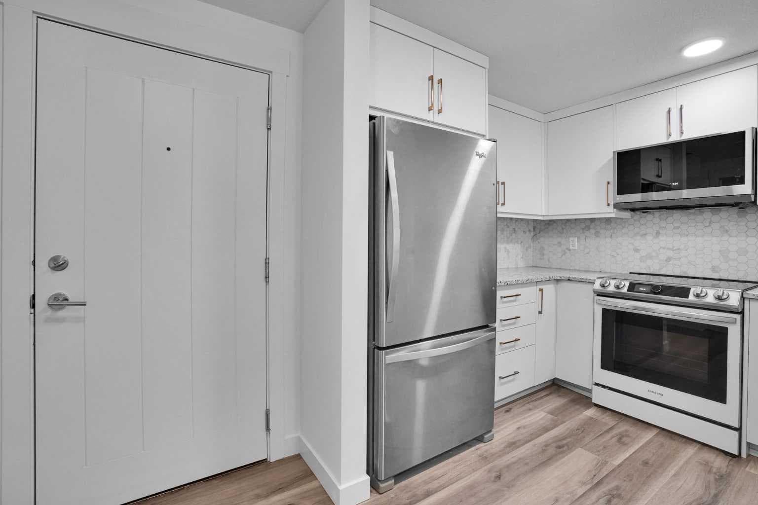 214, 15 Aspenmont Heights SW